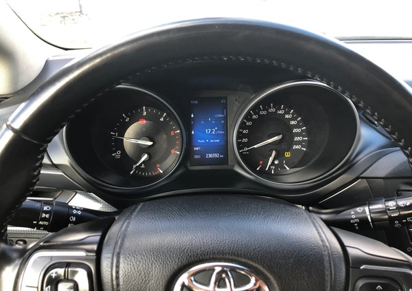 Toyota Avensis cena 38000 przebieg: 237000, rok produkcji 2016 z Kraków małe 37